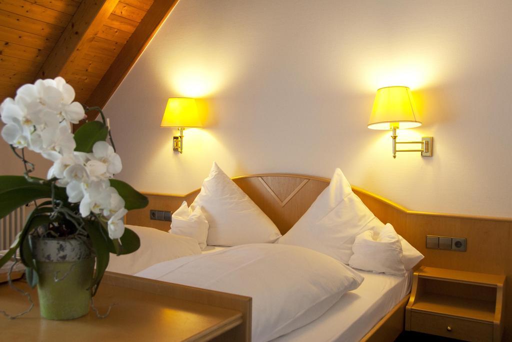 Hotel-Restaurant Hirsch Berghaupten Szoba fotó